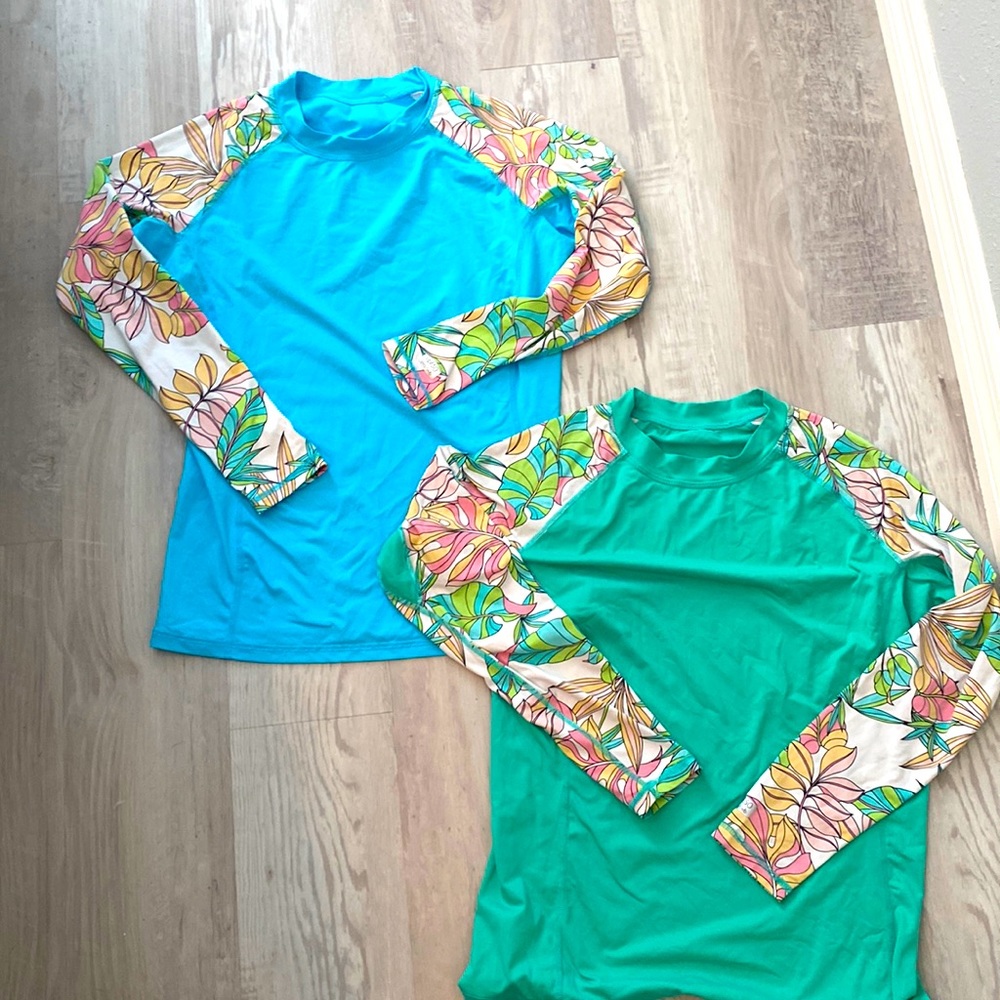 2 RashGuard UPF50 like new Tops